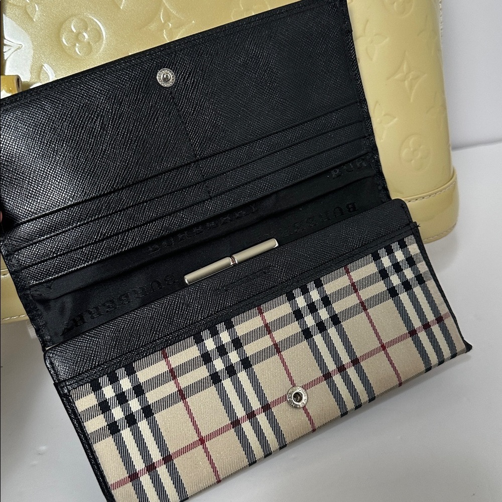 💯 Authentic Louis Vuitton  Alma Vernis handbag w/Free Authentic Burberry wallet🍀 - Picture 4 of 17